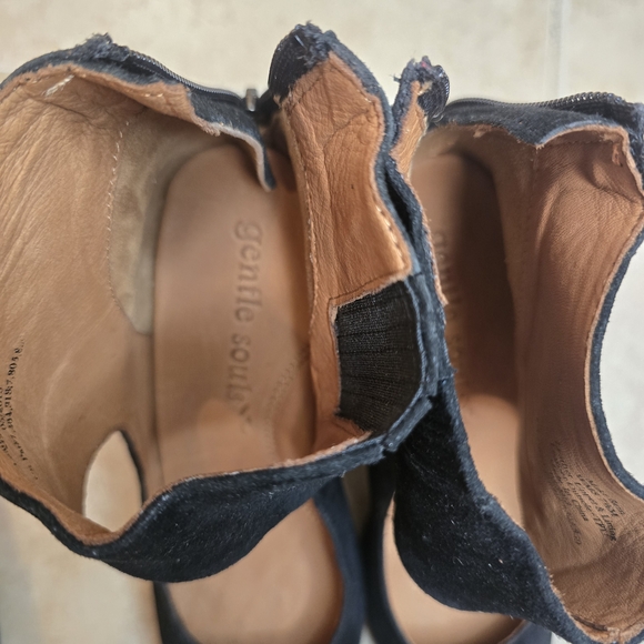 Gentle Souls By Kenneth Cole Suede Back Zipper  Ankle Strap Pumps - Picture 8 of 9